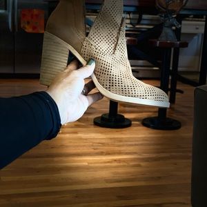 Dolce Vita Women's Shay Perf Ankle Bootie